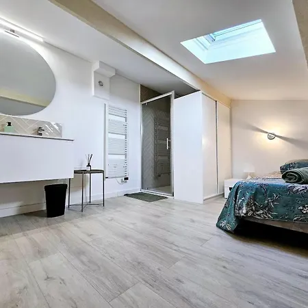 アパート Le Dambra - Dans Le Vieil アンティーブ